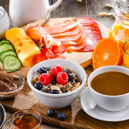 Nad Jeziorem 3* Powidz (Slupca)