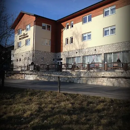 Nad Jeziorem 3* Powidz (Slupca)