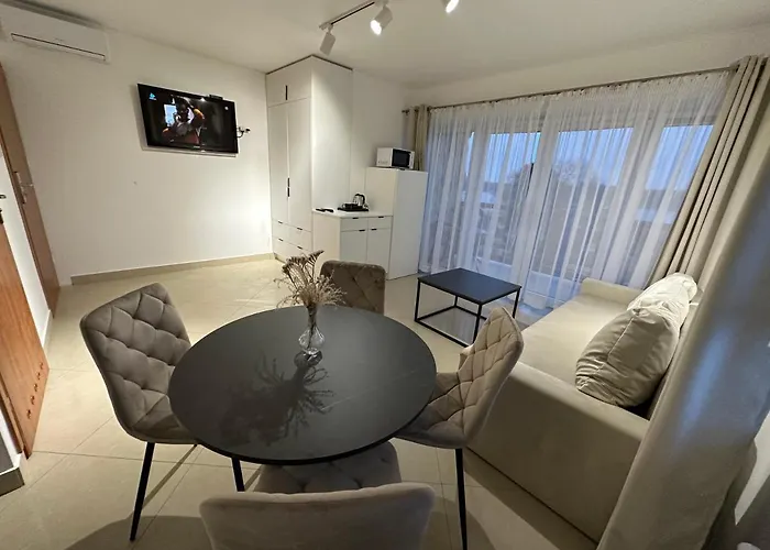 Nad Jeziorem 3* Powidz (Slupca)