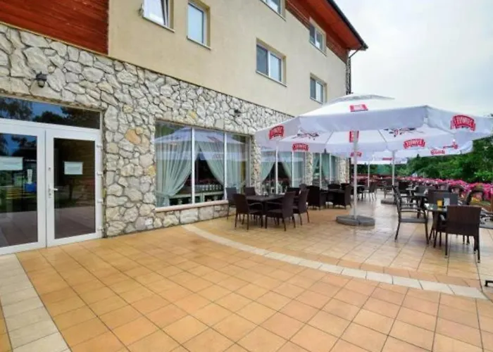 Nad Jeziorem פובידז